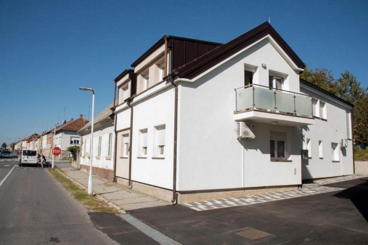 Apartmani Oaza ダルバル エクステリア 写真